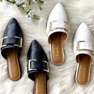 Qupid women’s BRAND NEW white mule with gold embellishments